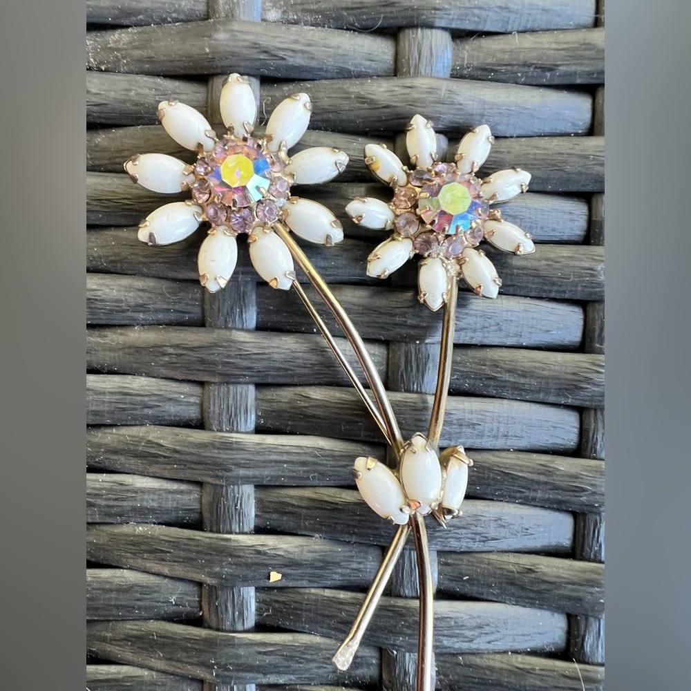 Vintage milk glass AB rhinestone prong set 2 Daisy and stem silver-tone brooch.